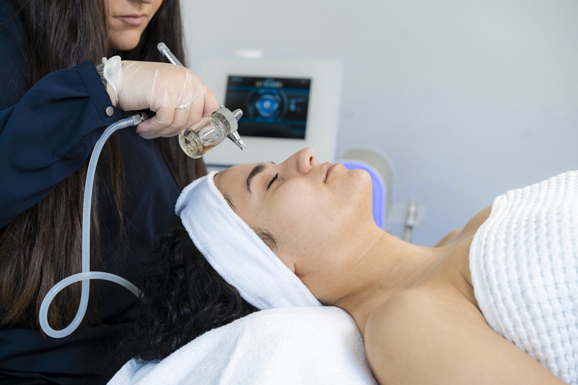 Behandlung im Schönheitssalon